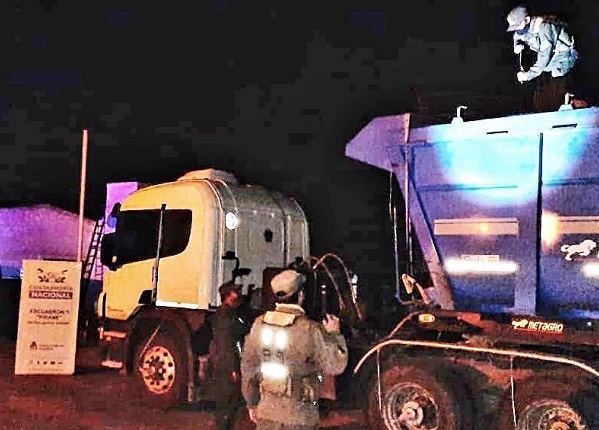 OTRA VEZ SOJA. Gendarmería descubrió varios camiones con 400 toneladas de contrabando.